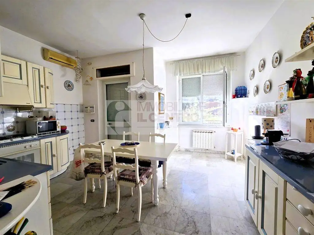 Appartamento buono stato, piano rialzato, Olmo, Santa Caterina, Falcinello, Sarzana - foto 3