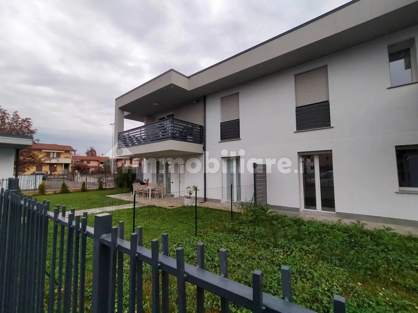 Trilocale via Cristoforo Colombo 20, Centro, Capriate San Gervasio - foto 2