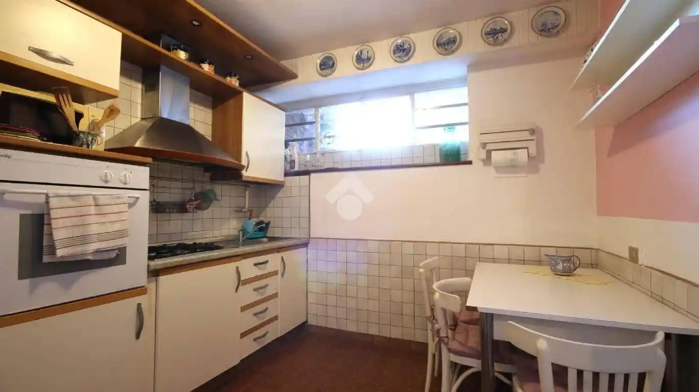 Bilocale via Fratelli Bronzetti 2, Nino Bixio, Como - foto 2