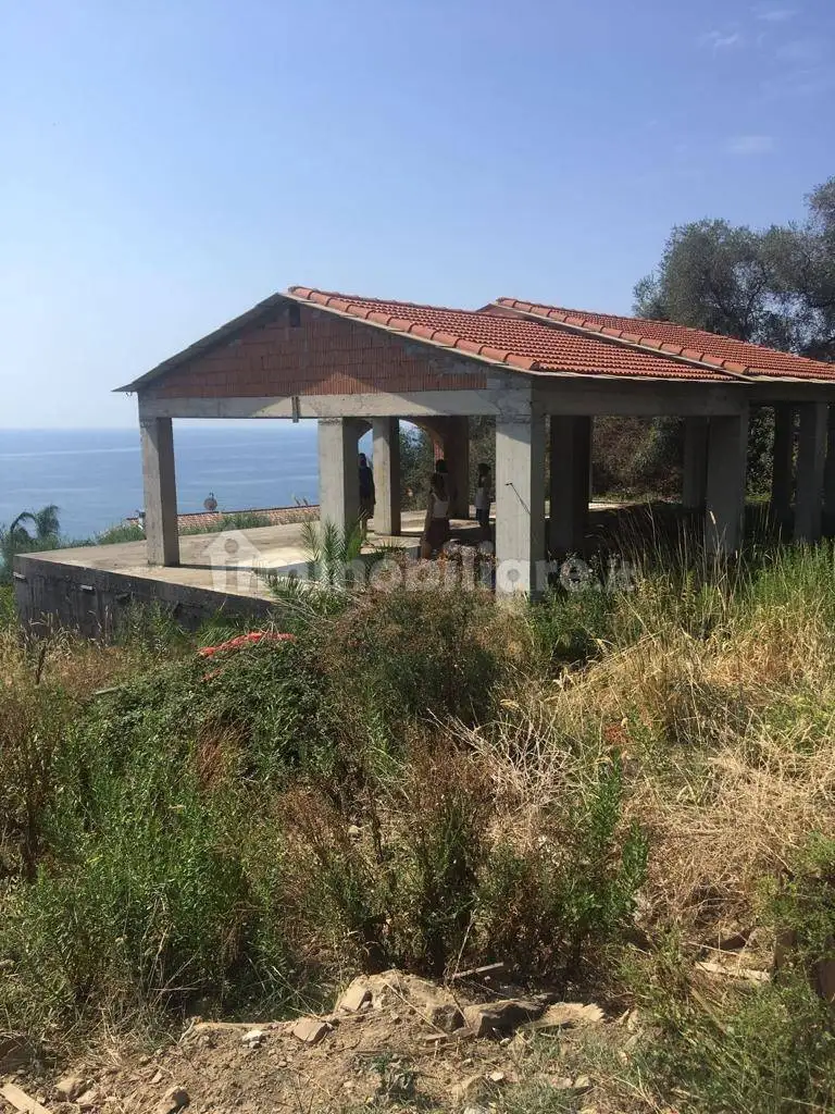 Villa in vendita a Cipressa