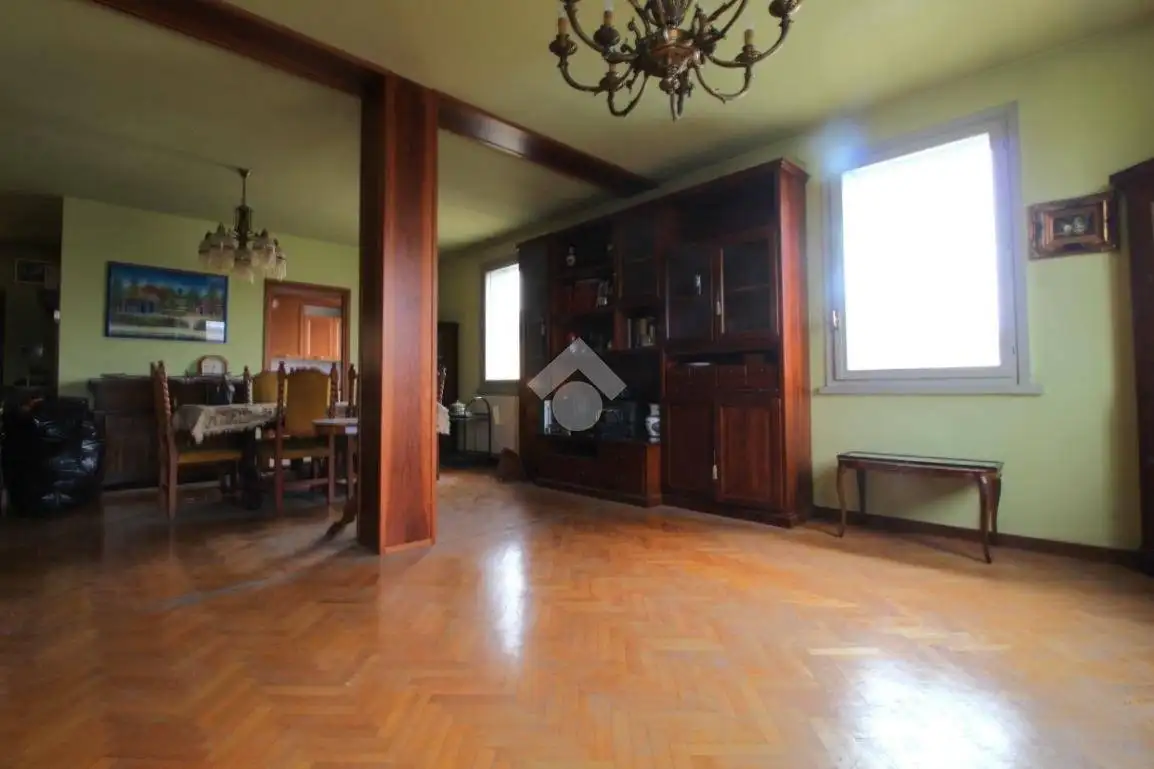 Appartamento piazza g.garibaldi 3, Centro, Bagnolo in Piano - foto 4