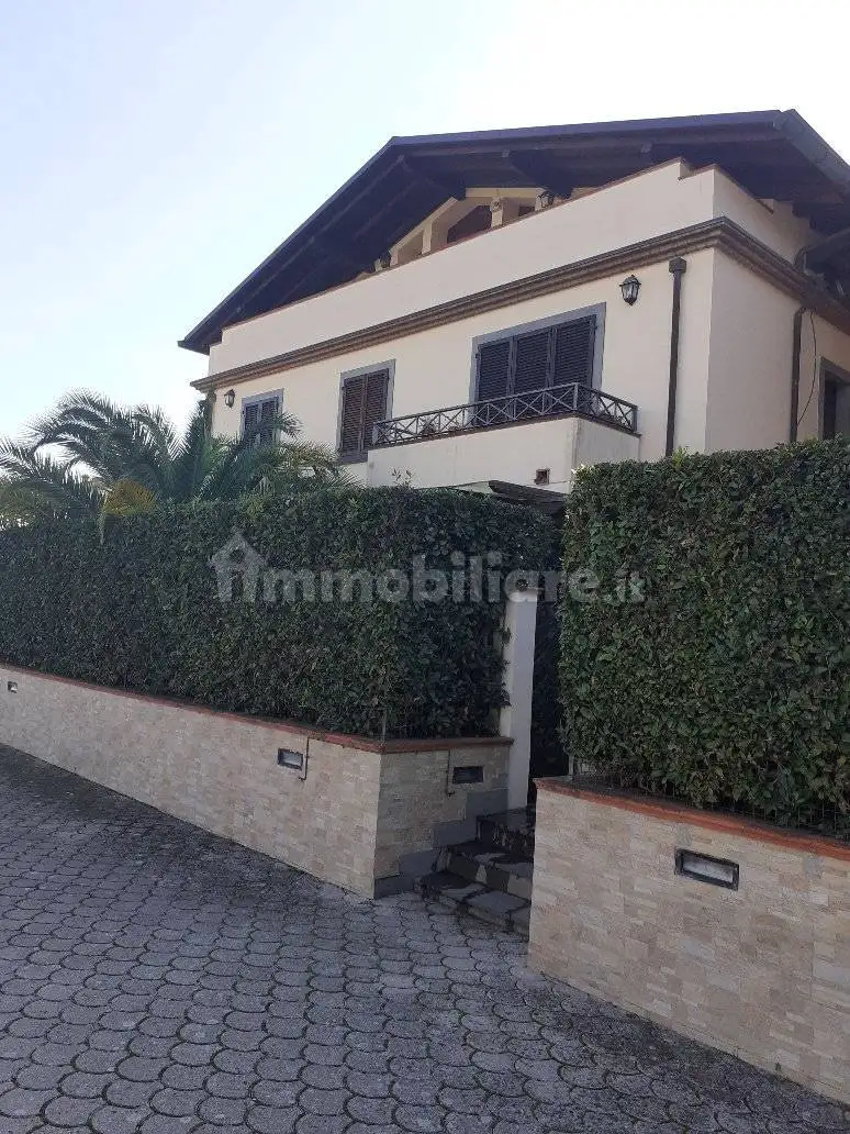 Appartamento in vendita a Massa