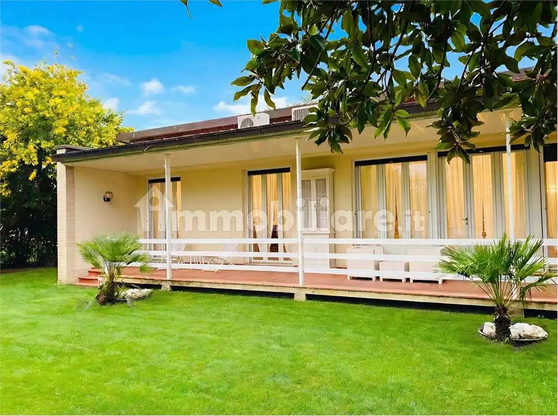 Villa in affitto a Forte dei Marmi