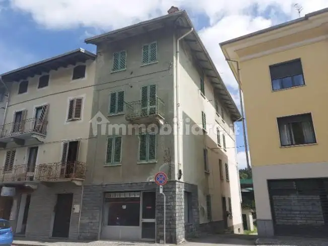 Palazzo - Stabile in asta a Valdilana