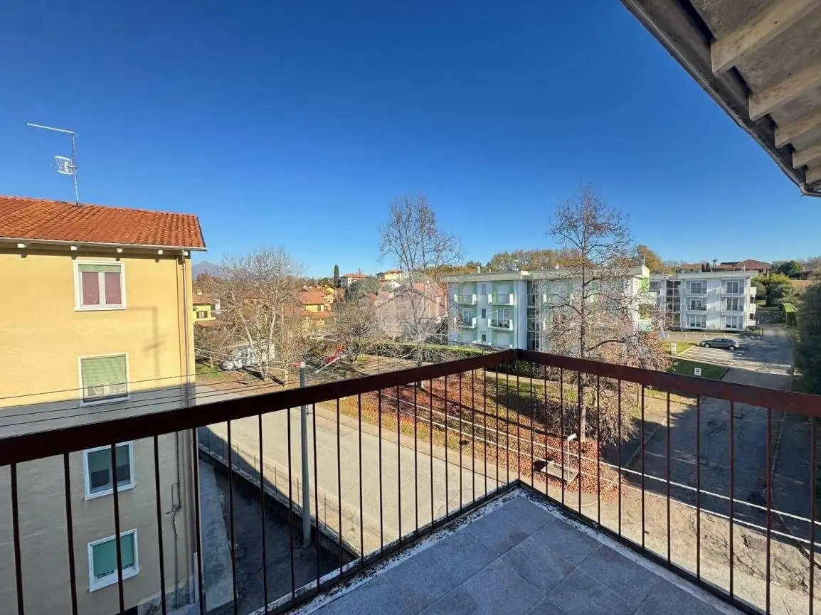 Appartamento via Martiri della Libertà 375, Centro, Cossato - foto 4