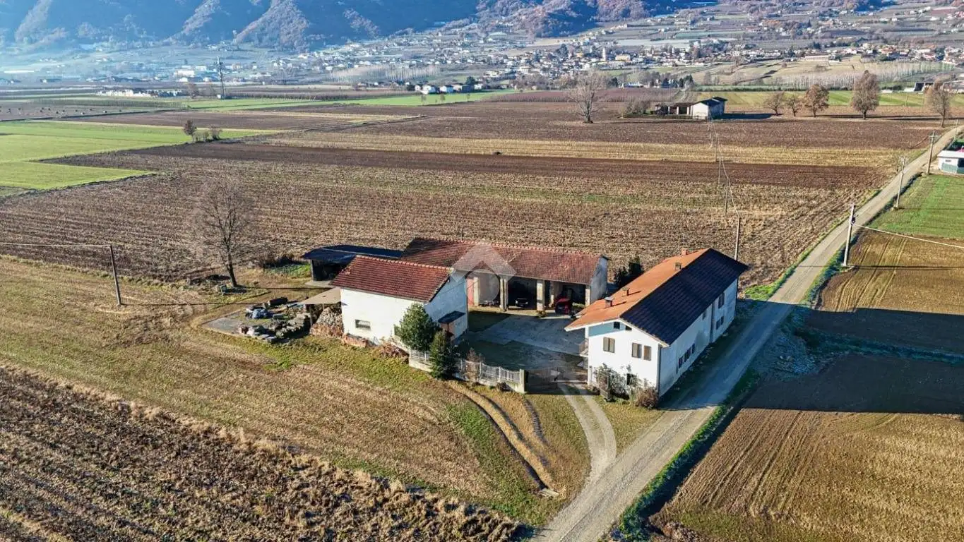 Casa indipendente in vendita a Envie