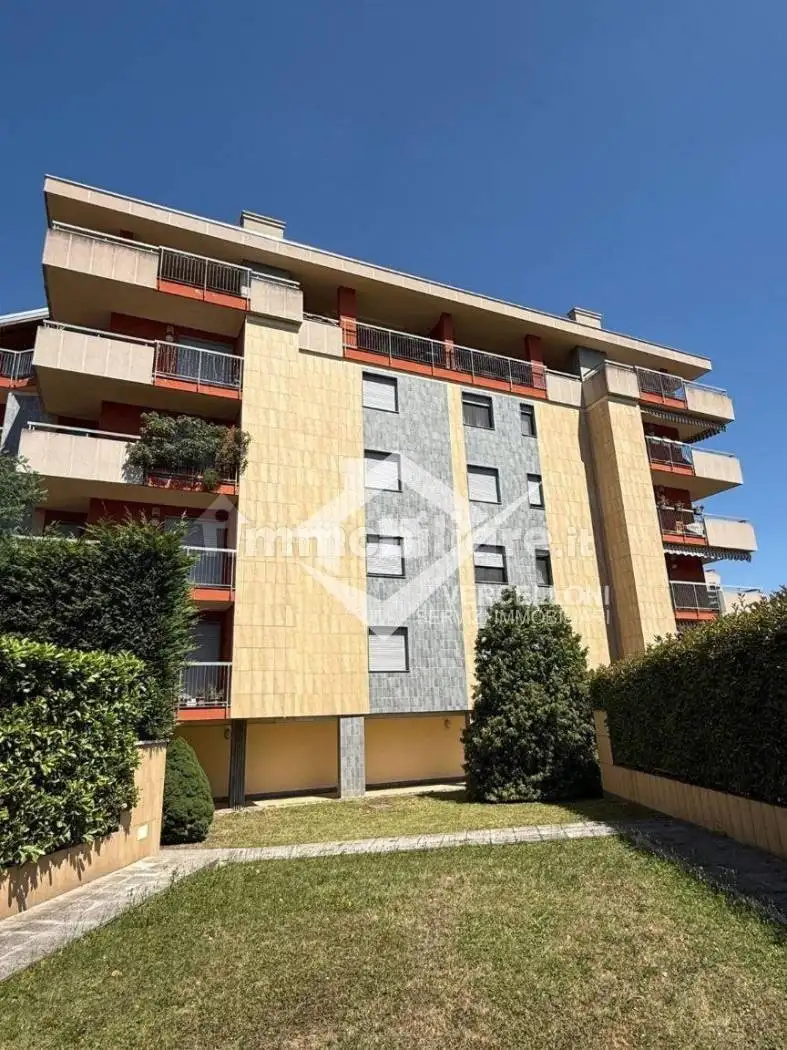 Appartamento in vendita a Novara