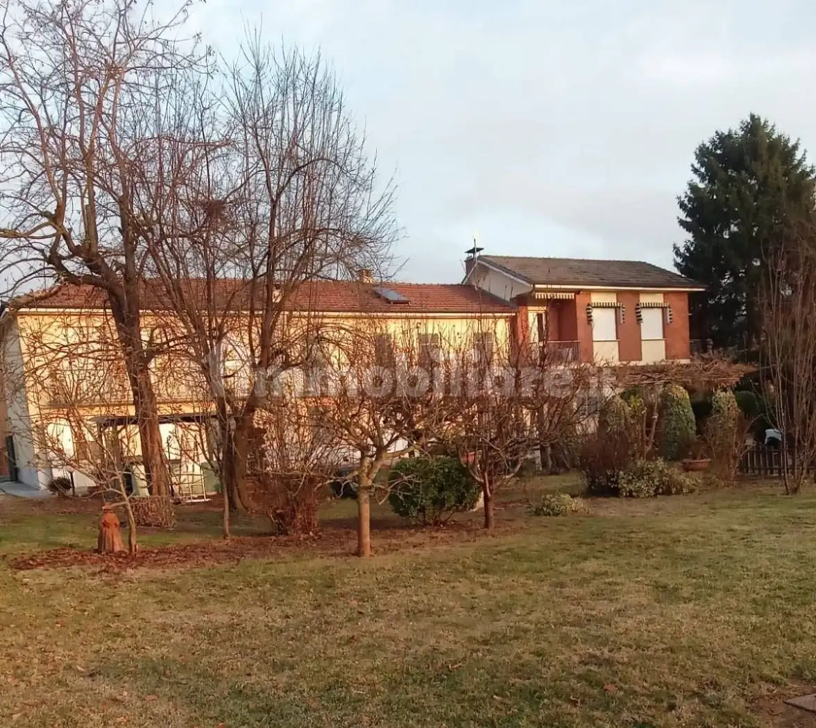 Rustico - Casale in vendita a Asti