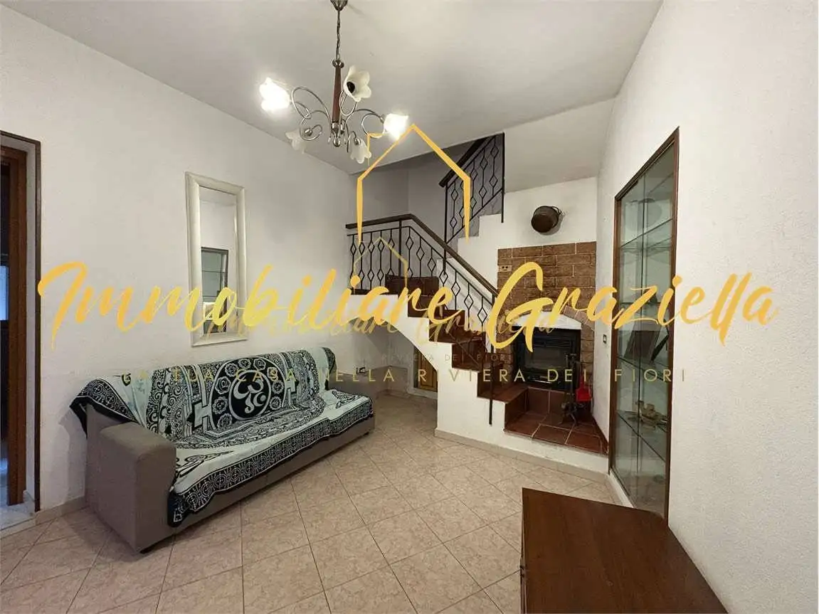 Casa indipendente in vendita a San Biagio della Cima