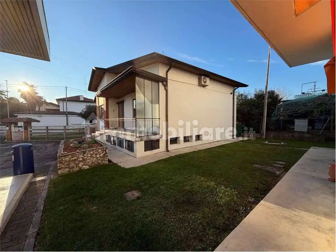 Terratetto unifamiliare via Sclavons, Centro, Cordenons - foto 2