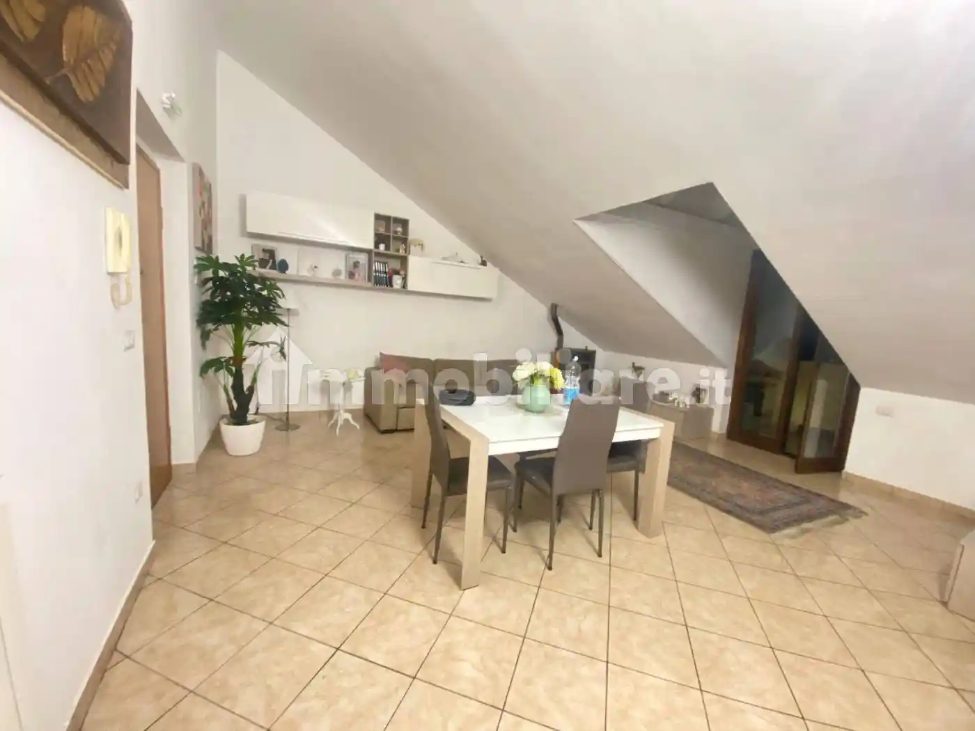 Trilocale via Innamorati 151, Nuovo Corso Campano - Marchesella, Giugliano in Campania - foto 2