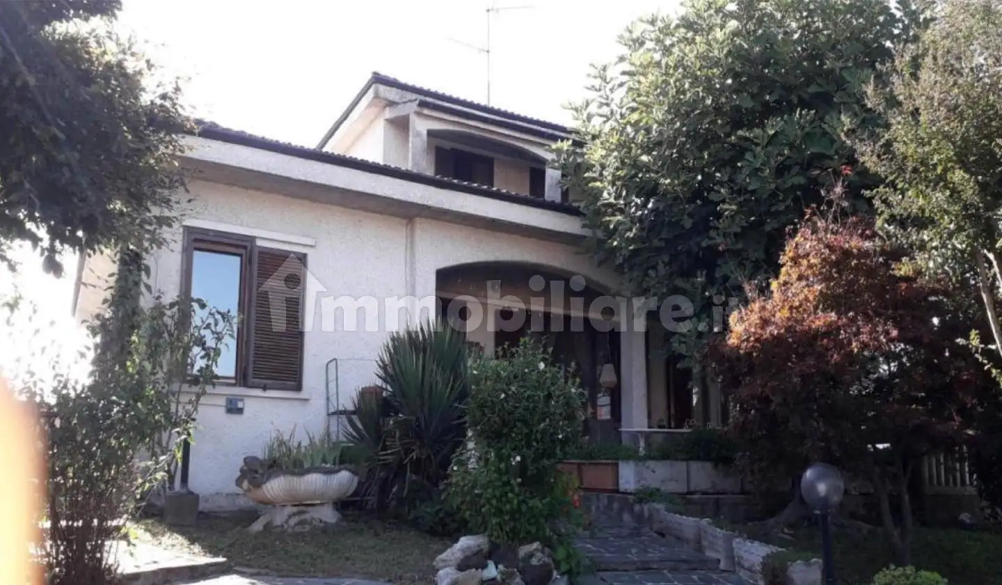 Villa in asta a Noviglio