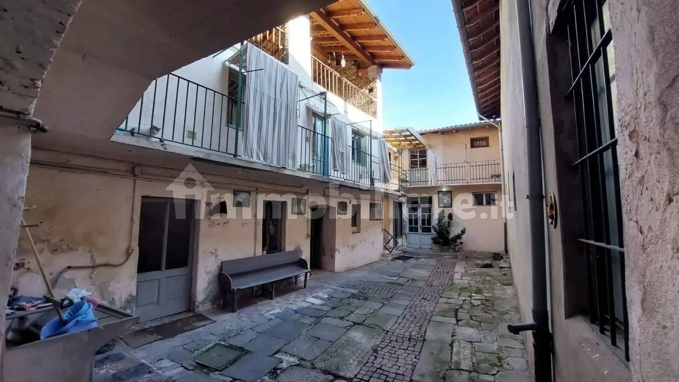 Terratetto plurifamiliare via Brunelli Maioni, Centro, Borgomanero - foto 2