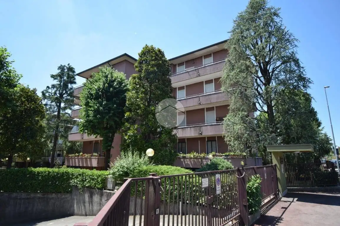 Trilocale via Nino Bixio, Centro, Agrate Brianza - foto 2