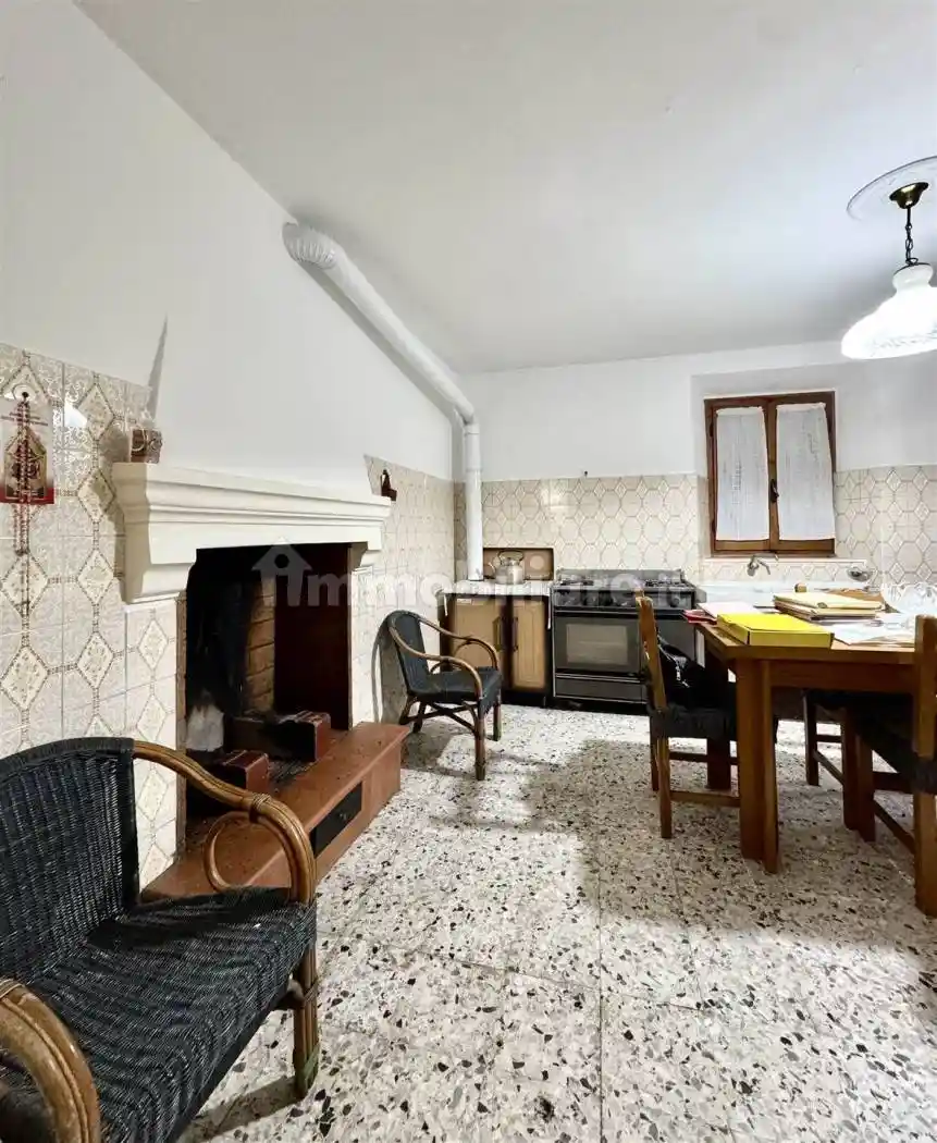 Terratetto unifamiliare 180 m², buono stato, Cantagallo - foto 2