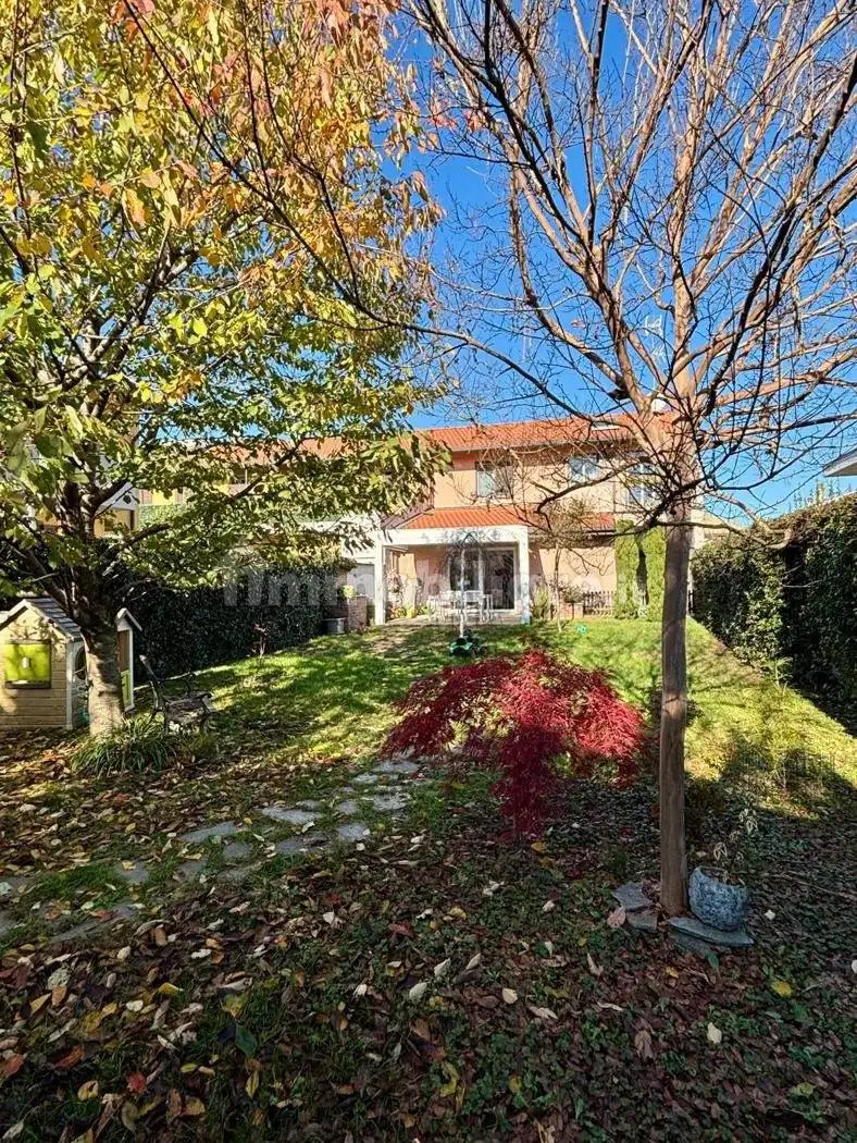Casa indipendente in vendita a Casorezzo