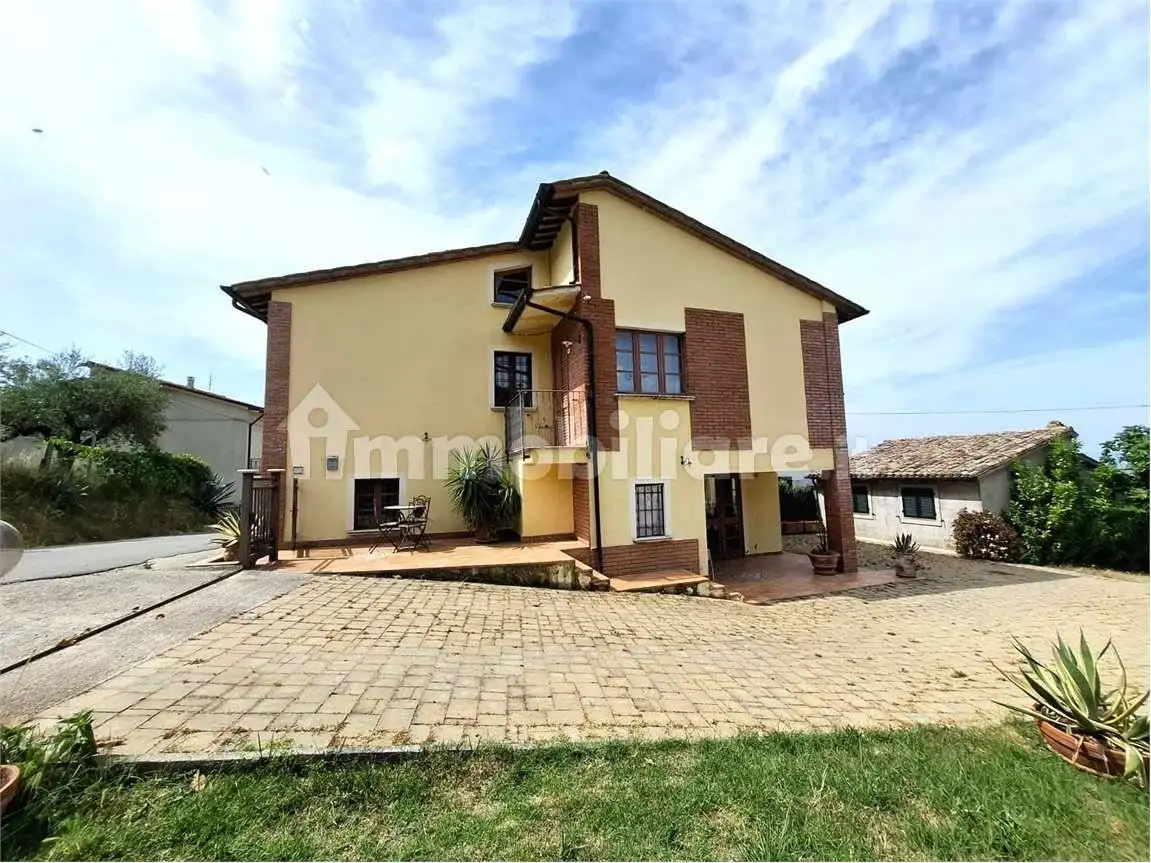 Villa in vendita a Gualdo Cattaneo