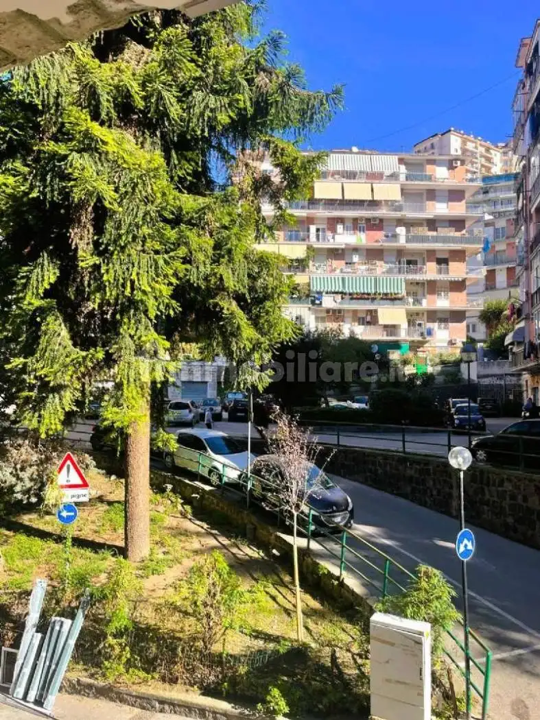 Appartamento in affitto a Napoli