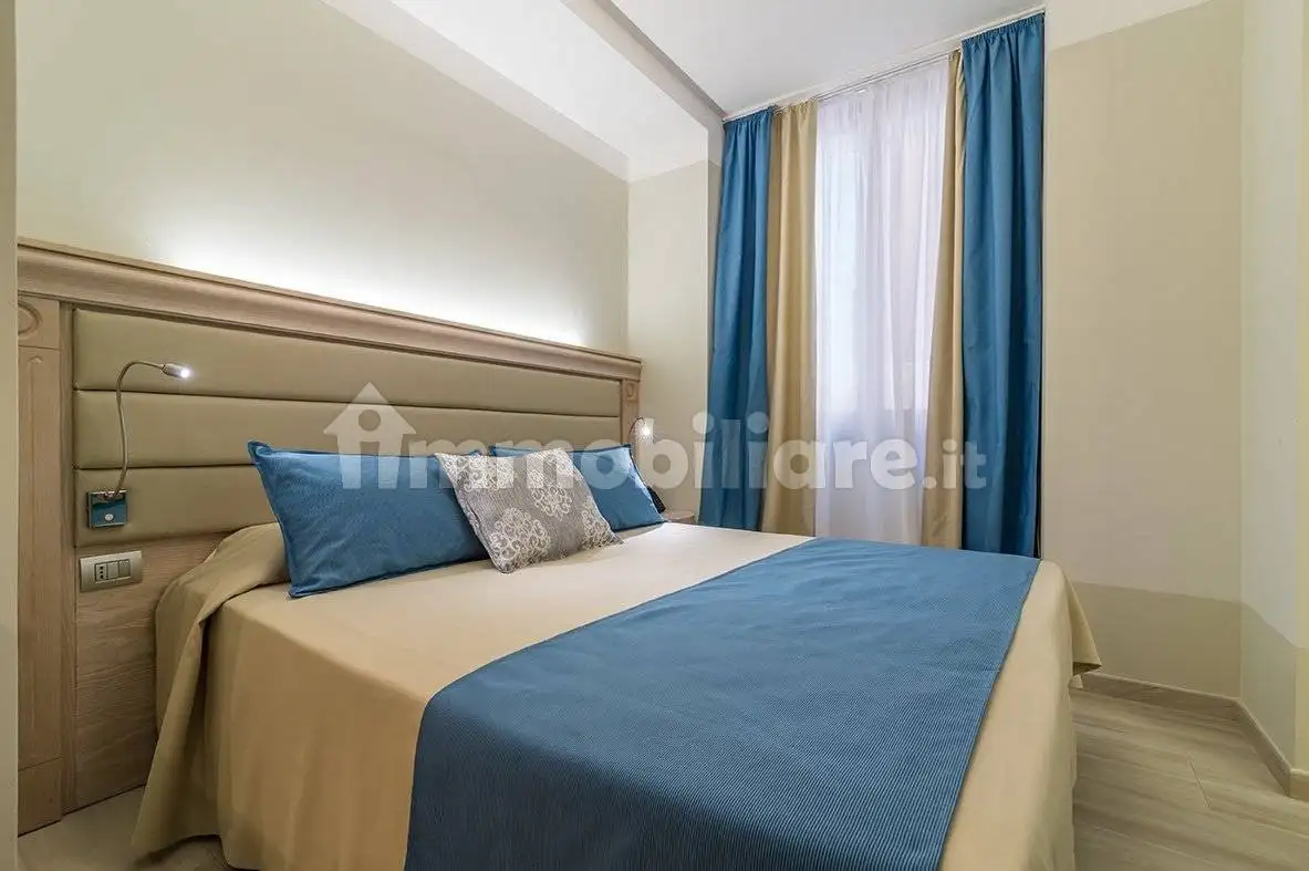 Palazzo - Edificio in vendita a Cagliari