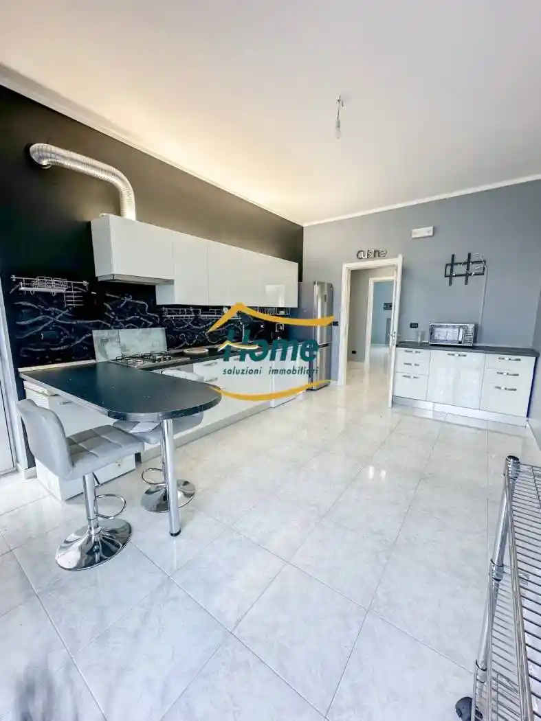 Appartamento via Papa Paolo VI, Centro, Gioia del Colle - foto 3