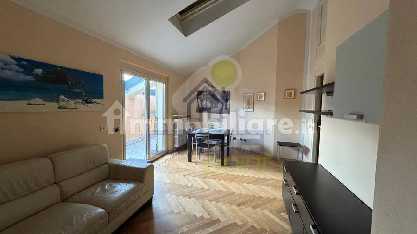 Trilocale via Vittorio Emanuele II, Centro, Codogno - foto 2