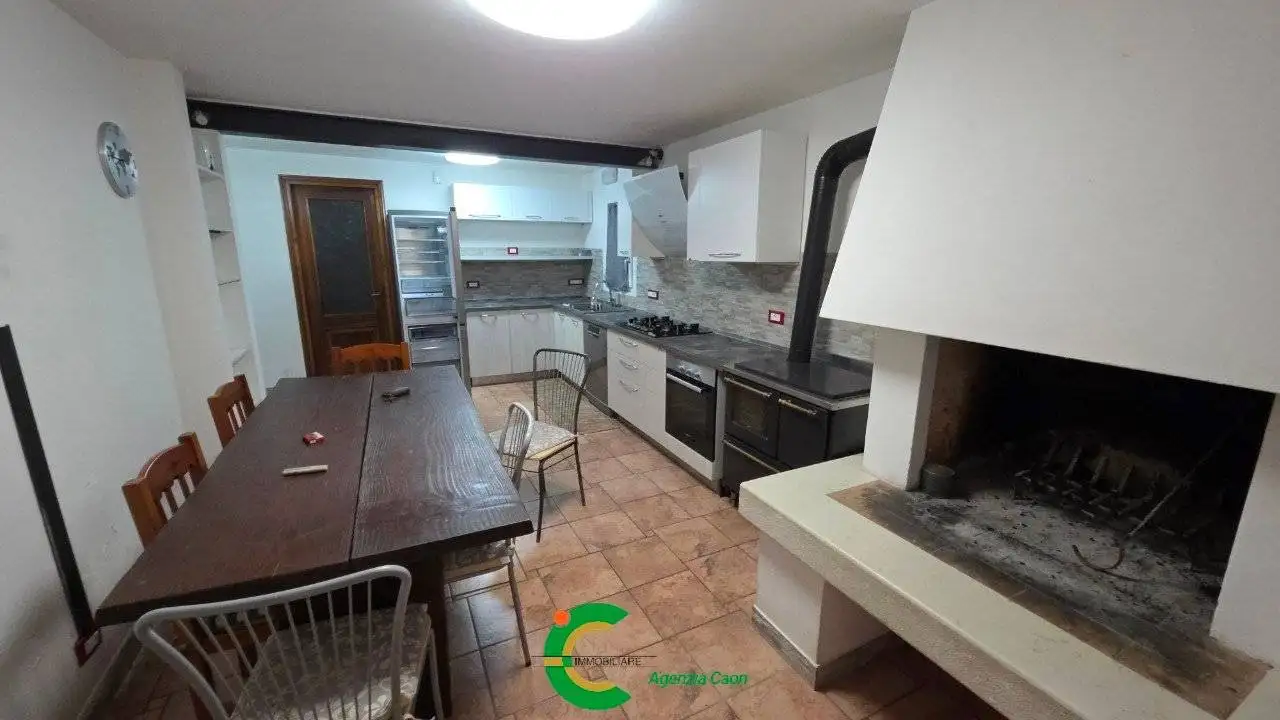 Villa a schiera 5 locali, buono stato, Caniezza, Cavaso del Tomba - foto 2