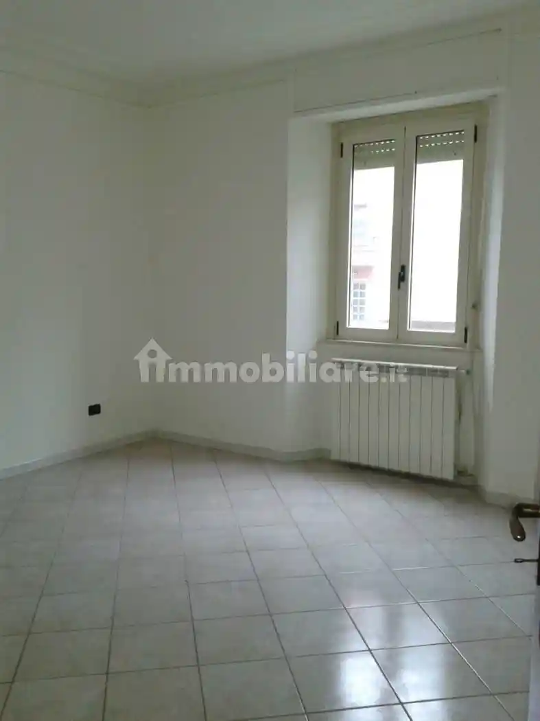 Trilocale buono stato, piano rialzato, Piazza Genova, Alessandria - foto 2