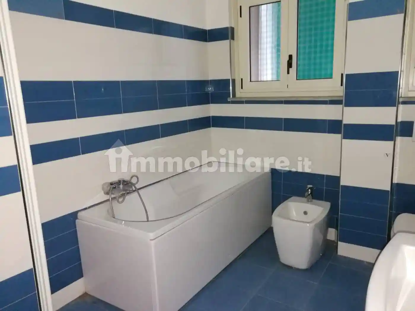 Trilocale buono stato, piano rialzato, Piazza Genova, Alessandria - foto 3