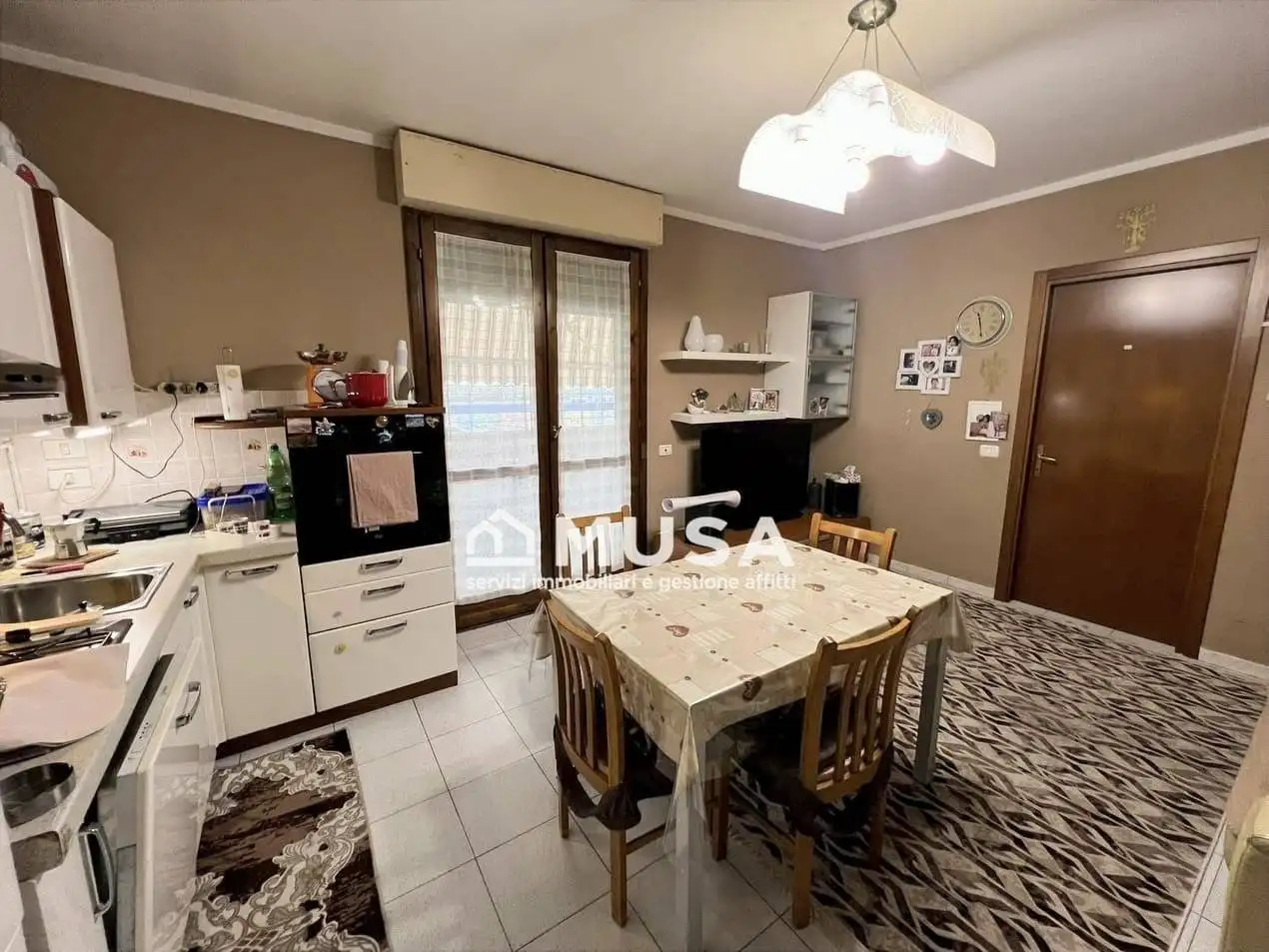 Appartamento in vendita a Trezzano Rosa