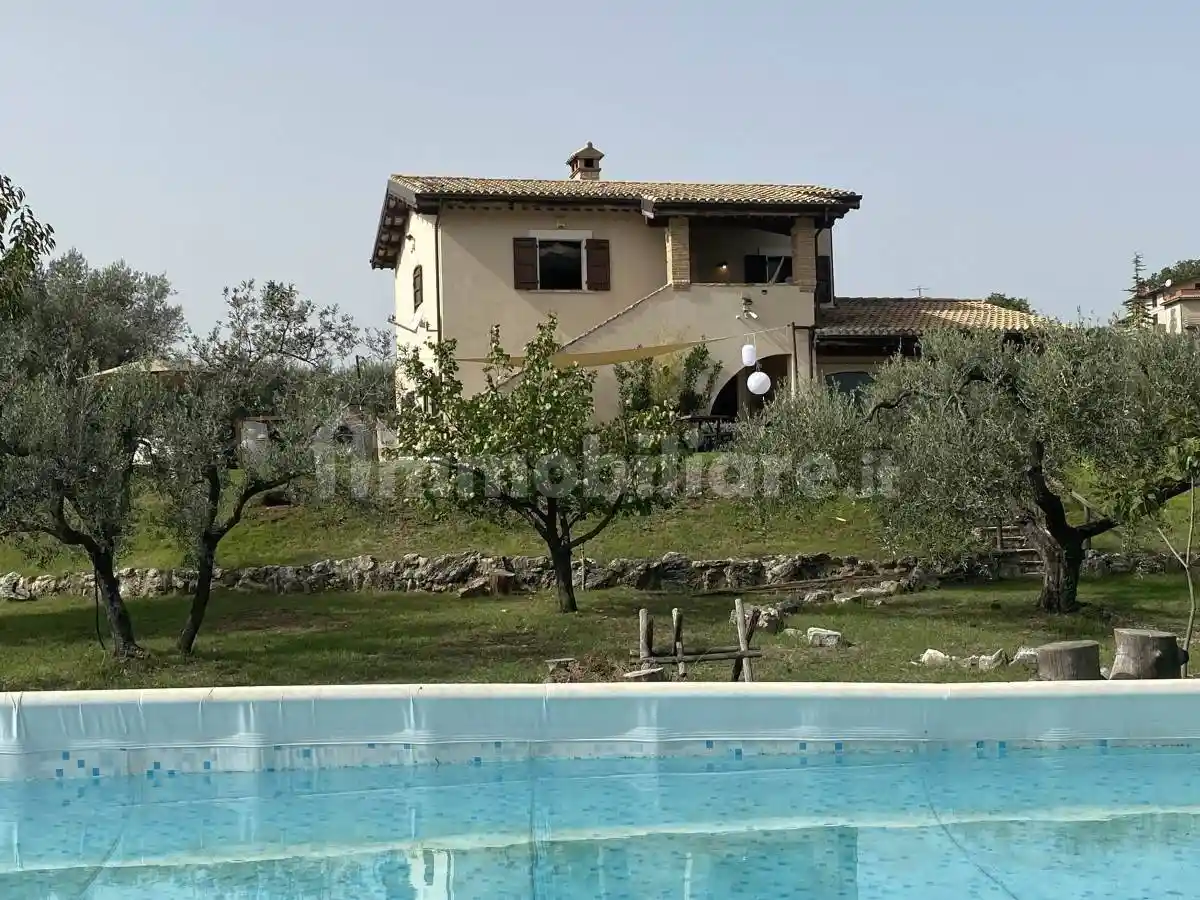 Rustico - Casale in vendita a Scandriglia