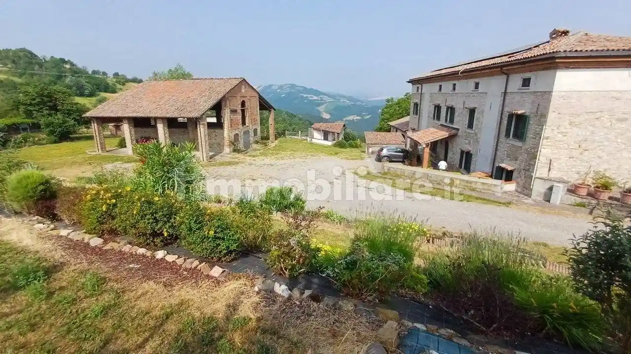 Villa in vendita a Gazzola