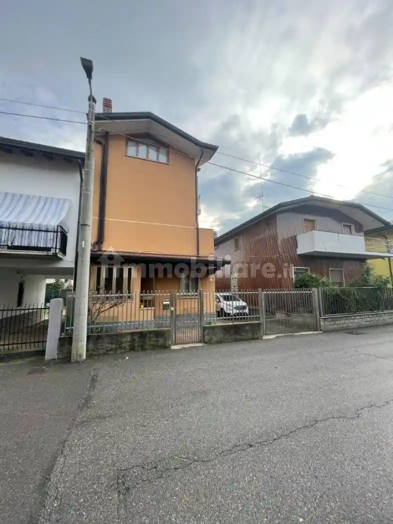 Villetta a schiera in vendita a Limbiate