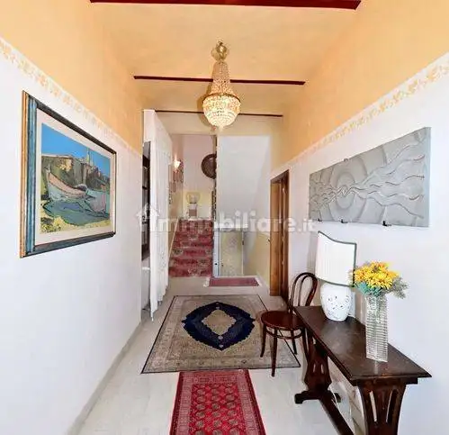 Villa in vendita a Arezzo