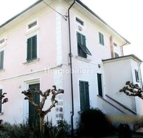 Villa in vendita a Castelfranco di Sotto