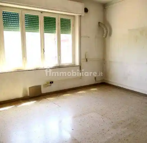 Appartamento piazza Caduti Divisione Acqui Cefalonia E Corfu, Centro, Pontedera - foto 2