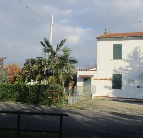 Casa indipendente in vendita a Pontedera