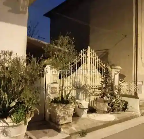 Villa a schiera piazza Caduti Divisione Acqui Cefalonia E Corfu, Centro, Pontedera - foto 3