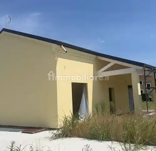 Villa in vendita a Lendinara