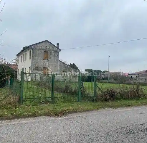 Villa in vendita a Lendinara