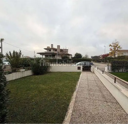 Villa a schiera 5 locali, buono stato, Carrè - foto 4