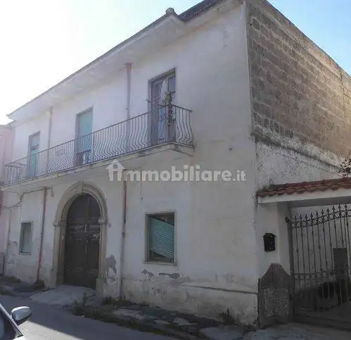 Palazzo - Edificio in vendita a Mondragone