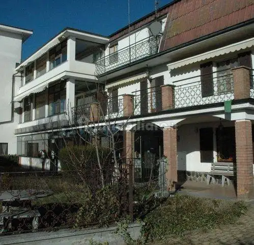 Palazzo - Edificio in Affitto - foto 2