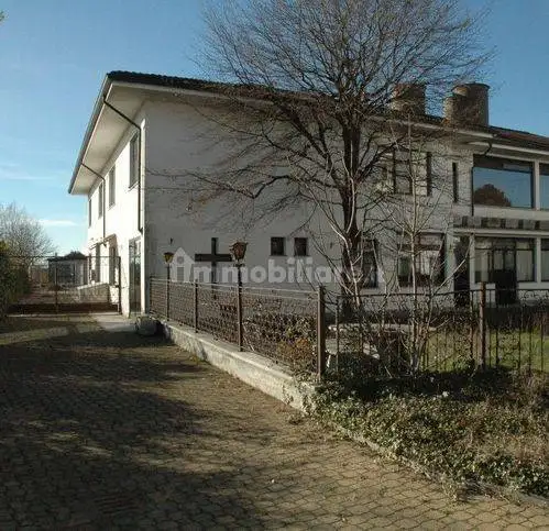 Palazzo - Edificio in Affitto - foto 3