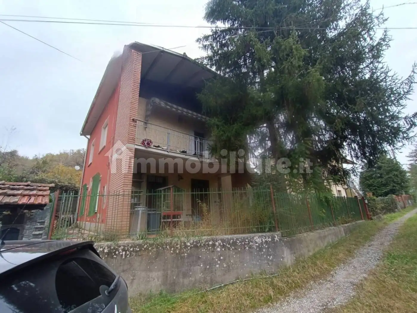 Villa in asta a Neviano degli Arduini