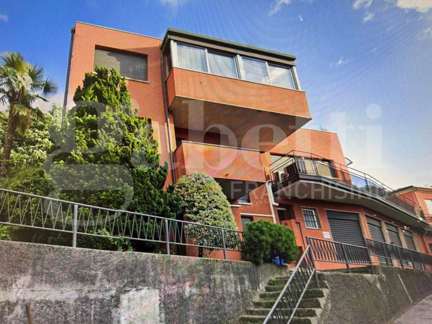 Palazzo - Edificio in vendita a Como