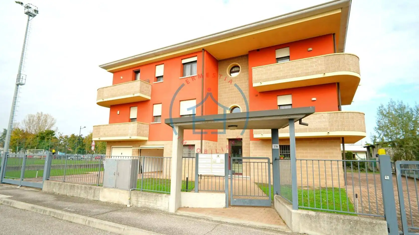 Trilocale via Campolongo, Centro, Casale di Scodosia - foto 2