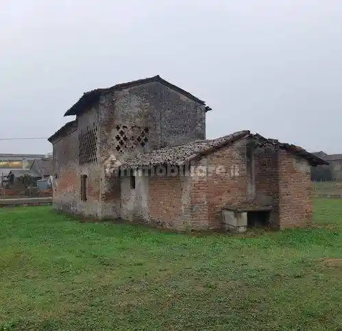 Rustico - Casale in vendita a Suzzara