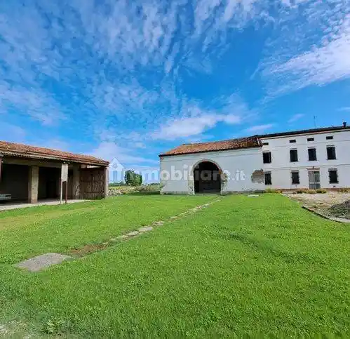 Villa in vendita a Suzzara