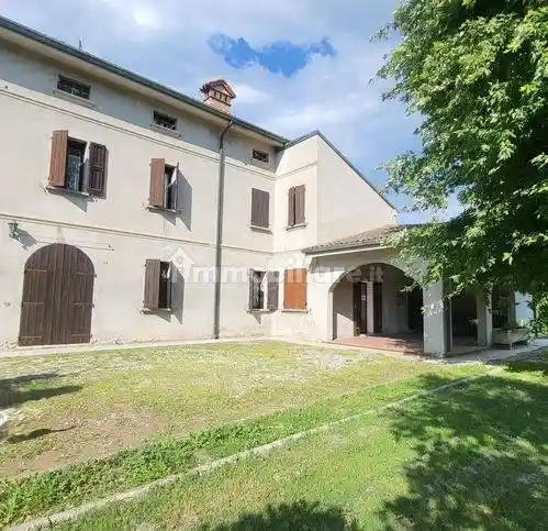 Villa in vendita a Suzzara
