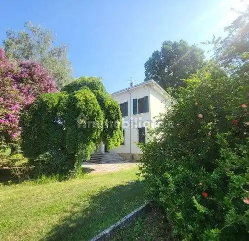 Villa in vendita a Suzzara